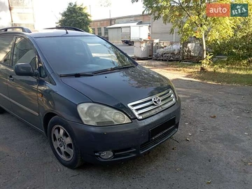 Авто Toyota Avensis Verso 2001 № 8240325