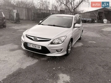 Авто Hyundai I30 2010 № 8240358