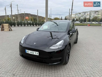 Авто Tesla Model Y 2023 № 8240620