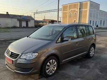 Авто Volkswagen Touran 2009 № 8242282