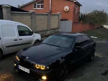 Авто BMW 5 Series 2000 № 8242284