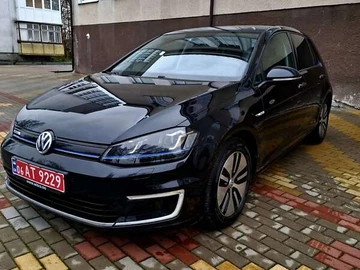 Авто Volkswagen E-Golf 2016 № 8242382