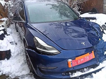 Авто Tesla Model 3 2019 № 8242921