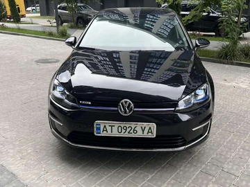 Авто Volkswagen E-Golf 2017 № 8243014
