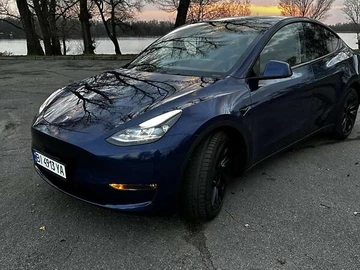 Авто Tesla Model Y 2024 № 8243087