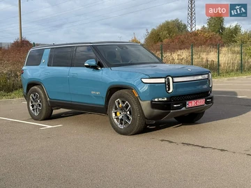 Авто Rivian R1S 2022 № 8243158