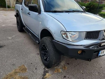 Авто Mitsubishi L 200 2011 № 8243513