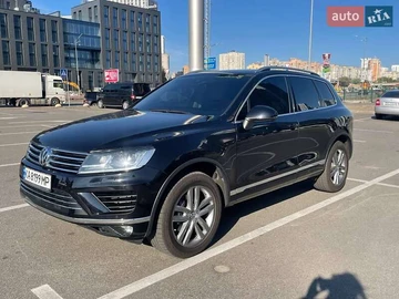 Авто Volkswagen Touareg 2015 № 8244045