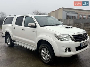 Авто Toyota Hilux 2014 № 8244545