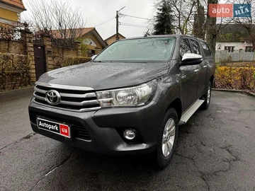Авто Toyota Hilux 2017 № 8244784