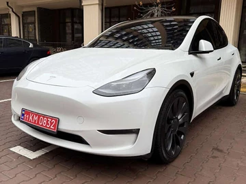 Авто Tesla Model Y 2024 № 8244990