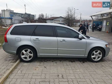 Авто Volvo V50 2012 № 8245134