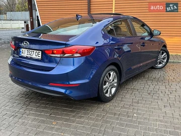 Авто Hyundai Elantra 2018 № 8245156