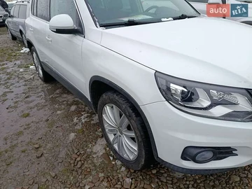 Авто Volkswagen Tiguan 2016 № 8246240