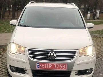 Авто Volkswagen Touran 2010 № 8247876