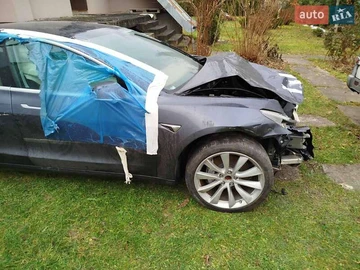 Авто Tesla Model 3 2019 № 8248063