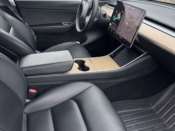 Авто Tesla Model Y 2020 № 8249070