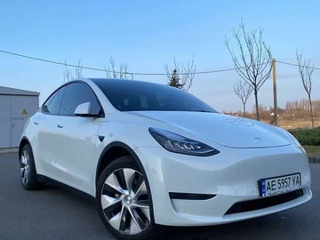Авто Tesla Model Y 2021 № 8249104
