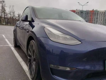 Авто Tesla Model Y 2023 № 8249113