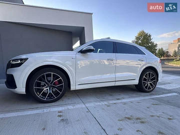 Авто Audi Q8 2020 № 8249352