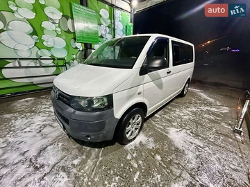 Авто Volkswagen Transporter 2011 № 8250145