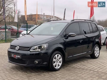 Авто Volkswagen Touran 2011 № 8250423