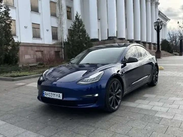 Авто Tesla Model 3 2019 № 8250457
