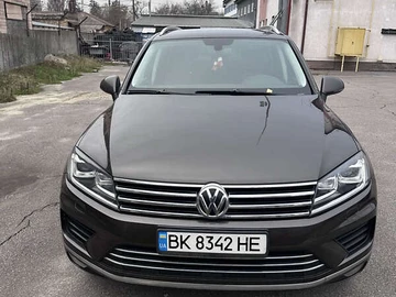 Авто Volkswagen Touareg 2016 № 8250483
