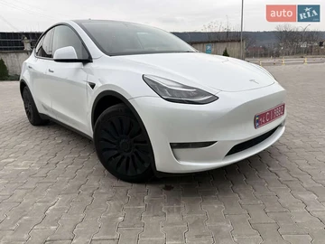 Авто Tesla Model Y 2023 № 8251011