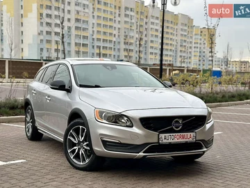 Авто Volvo V60 2017 № 8251736
