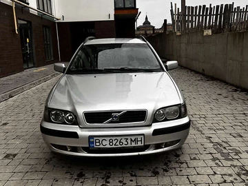 Авто Volvo V40 2003 № 8252026