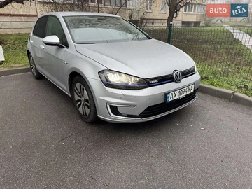 Авто Volkswagen E-Golf 2016 № 8252355