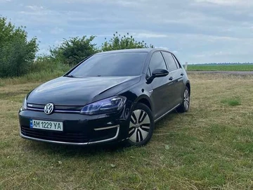 Авто Volkswagen E-Golf 2017 № 8252406