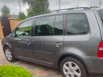 Авто Volkswagen Touran 2006 № 8253100