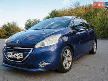 Авто Peugeot 208 2013 № 8253137