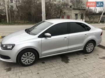 Авто Volkswagen Polo 2011 № 8253947