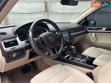 Авто Volkswagen Touareg 2017 № 8254391
