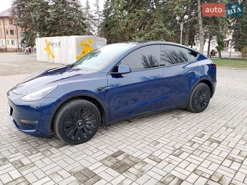 Авто Tesla Model Y 2023 № 8254398
