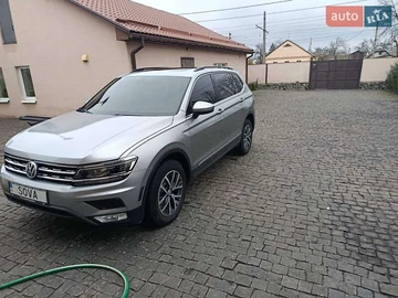 Авто Volkswagen Tiguan 2019 № 8254738