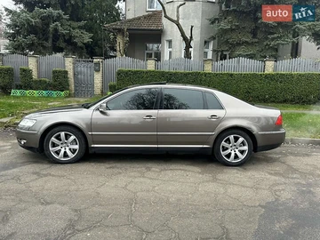 Авто Volkswagen Phaeton 2006 № 8255053