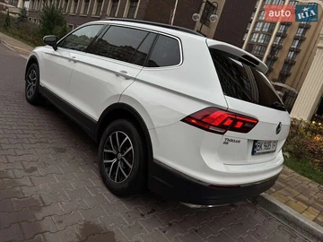 Авто Volkswagen Tiguan 2021 № 8255601