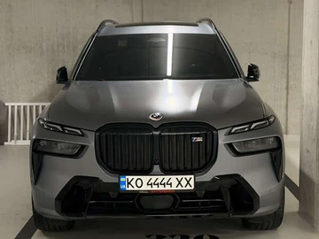 Авто BMW X7 2023 № 8255871