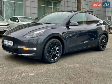 Авто Tesla Model Y 2024 № 8257437