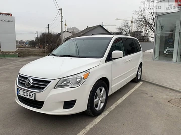 Авто Volkswagen Routan 2010 № 8259738