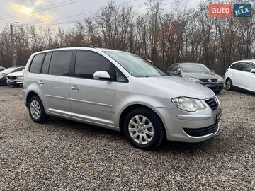 Авто Volkswagen Touran 2009 № 8259778