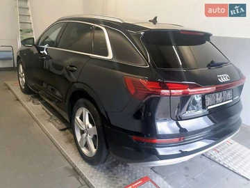 Авто Audi E-Tron 2021 № 8260137