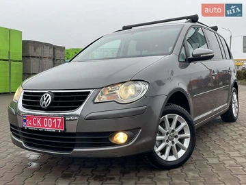 Авто Volkswagen Touran 2009 № 8260348