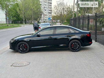 Авто Audi A4 2018 № 8261512