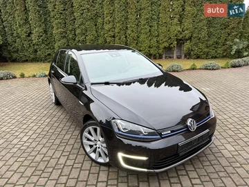 Авто Volkswagen E-Golf 2015 № 8261634