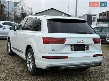Авто Audi Q7 2019 № 8262257